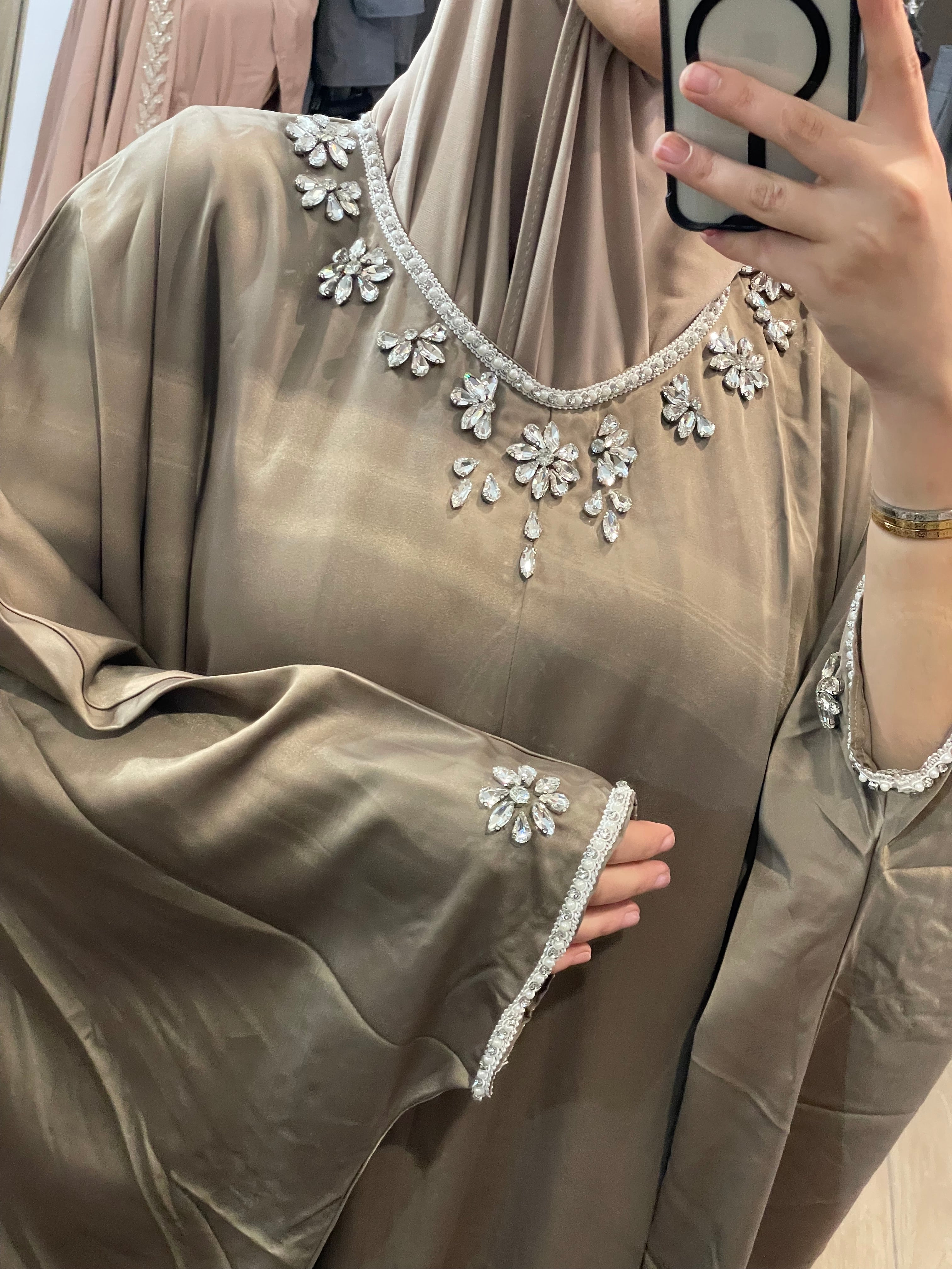 Abaya Glass
